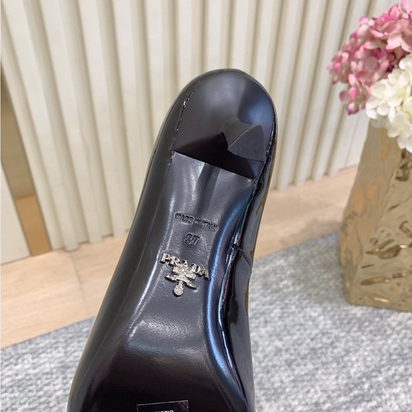 Prada Women\'s Glossy Black Heels main image 5
